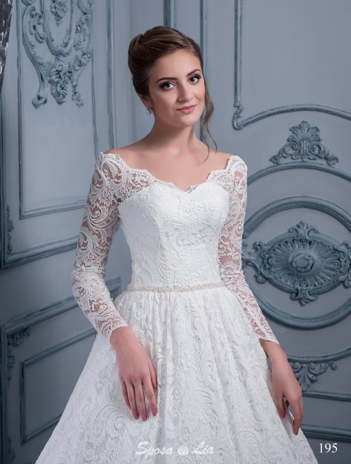 https://www.sposa-lia.com/images/stories/virtuemart/product/195       (2).jpg